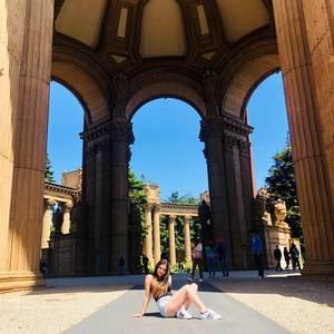 Meet your Posher, Laura